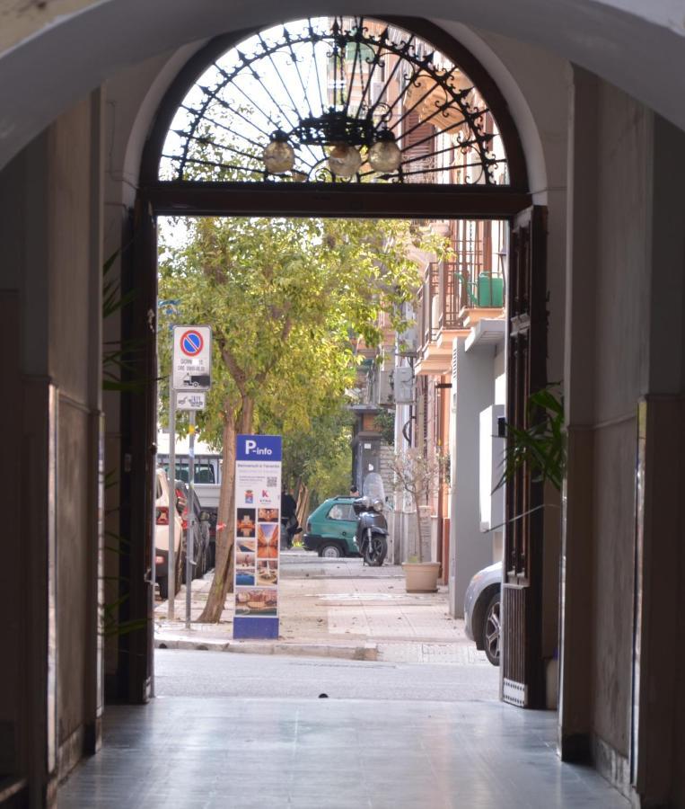 The Court Suites & Spa Taranto Exteriör bild