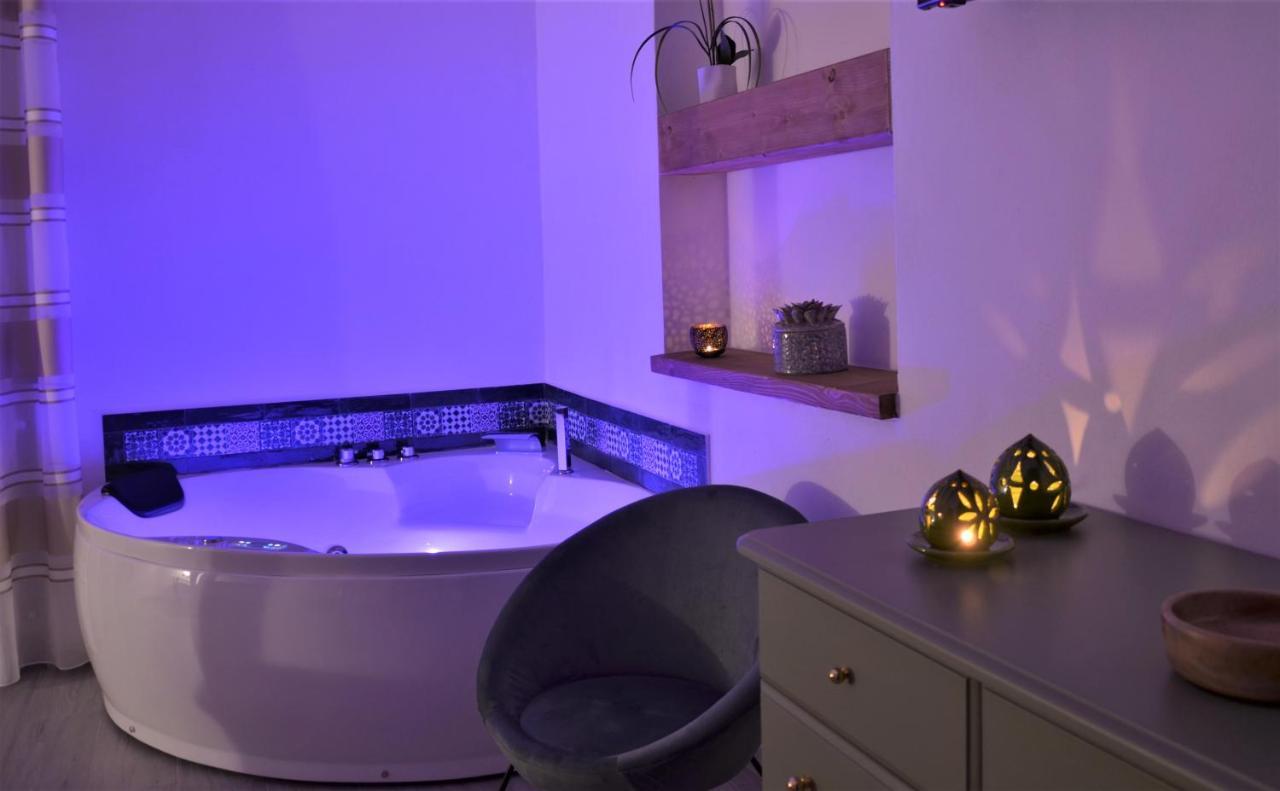 The Court Suites & Spa Taranto Exteriör bild